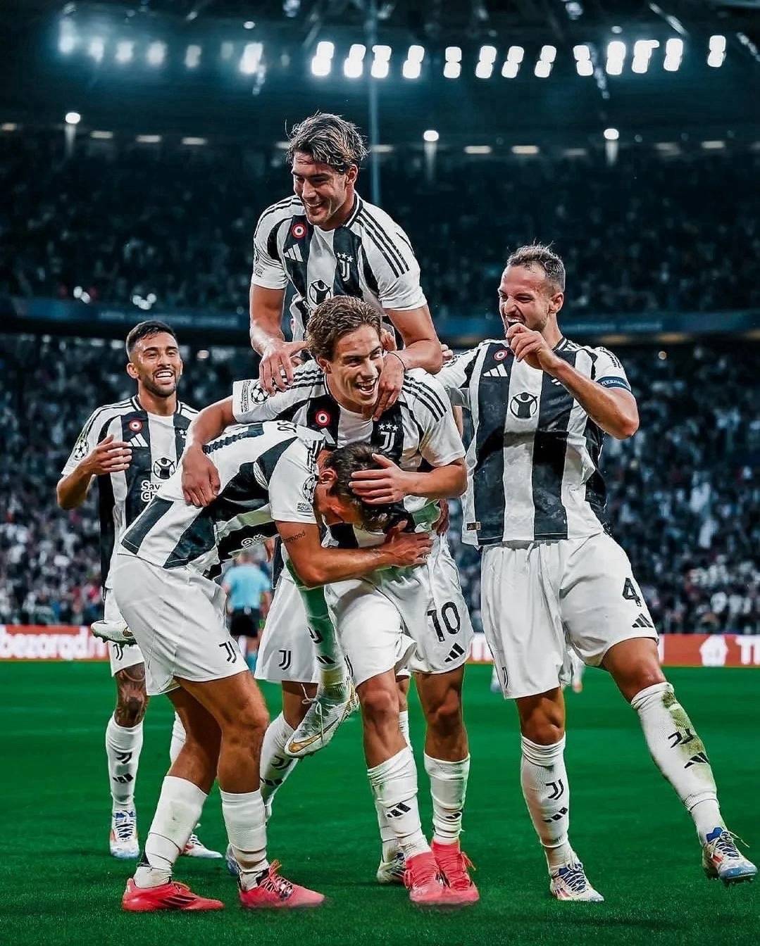 尤文神奇胜巴萨,赛场惊艳一战,战绩斐然 尤文神奇胜巴萨,赛场惊艳一战,战绩斐然