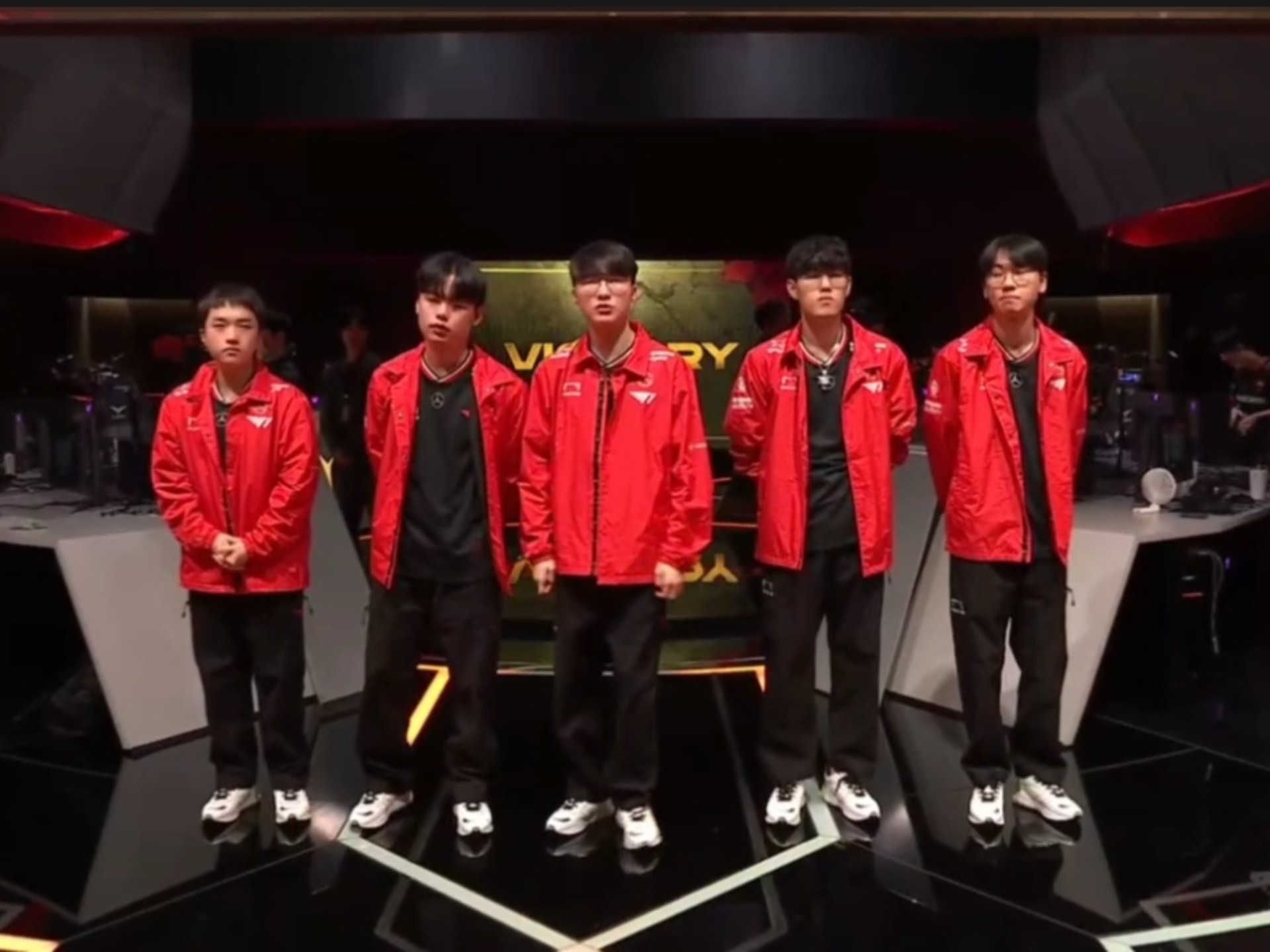 T1碾压C9，Oner团战一打五宿敌对决入围赛，点燃全场激情